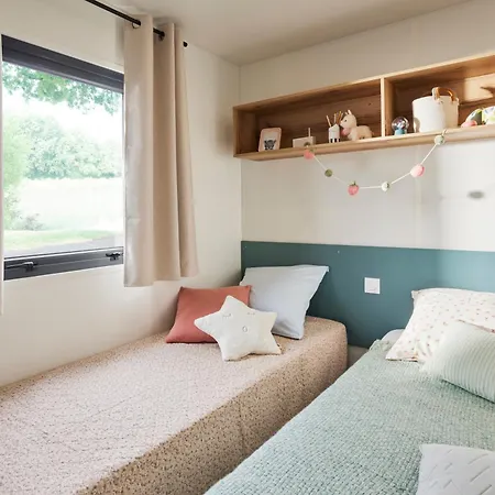 Du De A 15' Du Puydufou Campsite Pouzauges