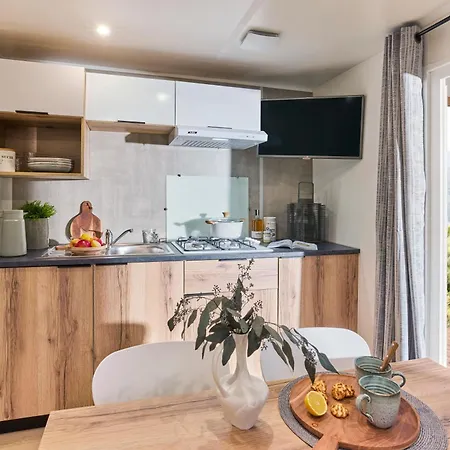 Du De A 15' Du Puydufou キャンプ場 プゾージュ