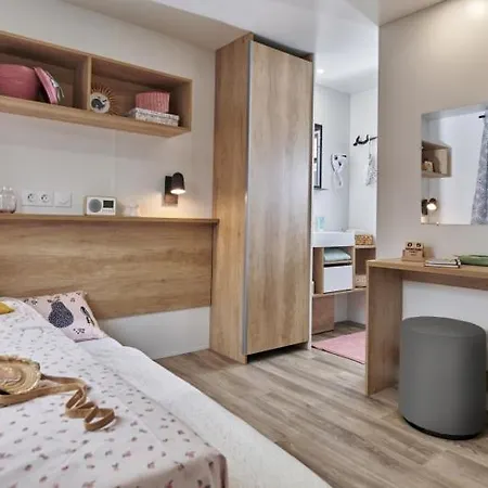 Kemping Du De A 15' Du Puydufou *