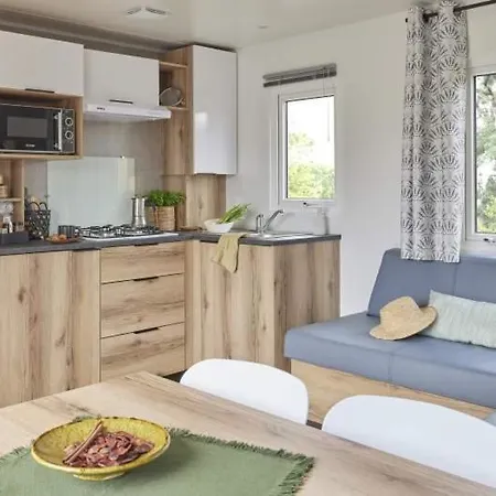 Du De A 15' Du Puydufou * Pouzauges