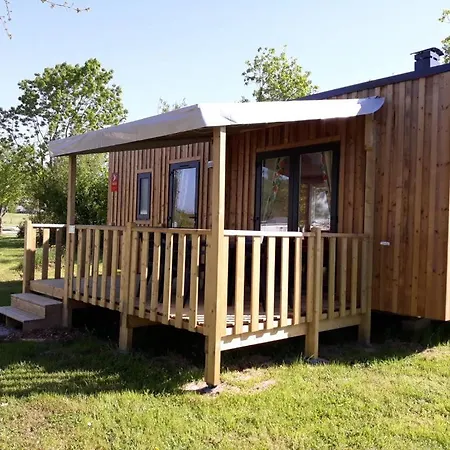 Kemping Du De A 15' Du Puydufou *